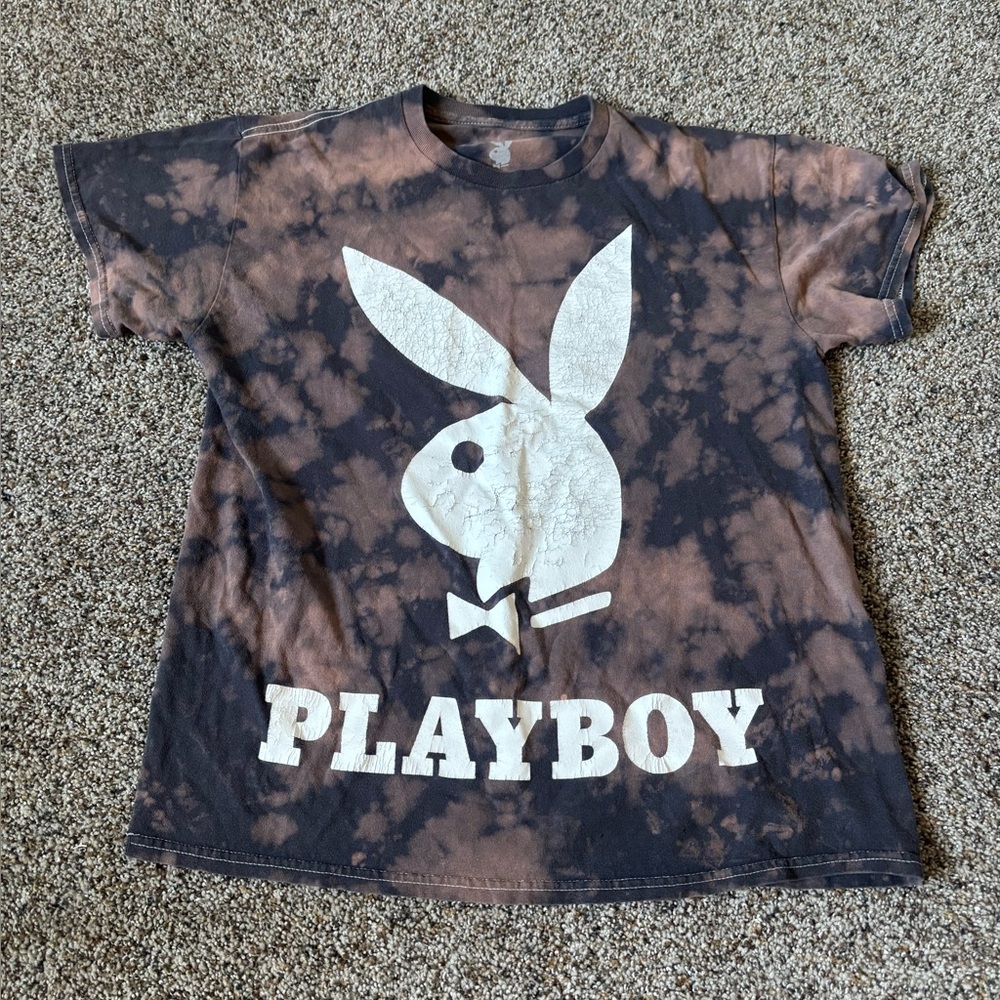 PLAYBOY men’s pre-loved size medium small hole in back Black Tie Dye Tee